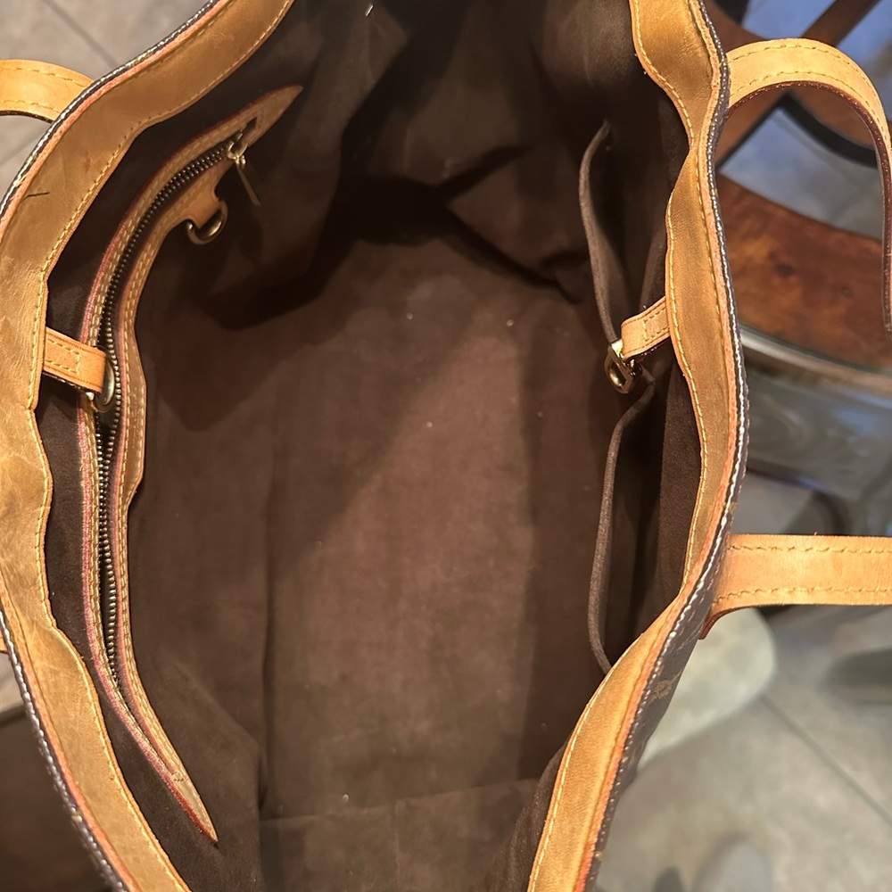 Louis Vuitton Wilshire MM Monogram tote - Picture 3 of 16